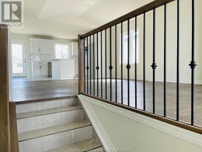 Building Photo - 385 Hemlock Ln