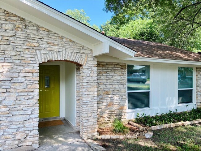 Foto del edificio - 6109 Glen Meadow Dr