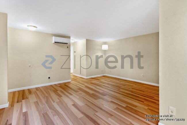 Foto del edificio - 11127 NE 43rd Cir