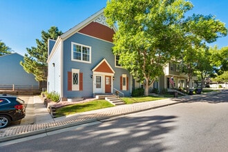 Building Photo - 3556 Queen Anne Way