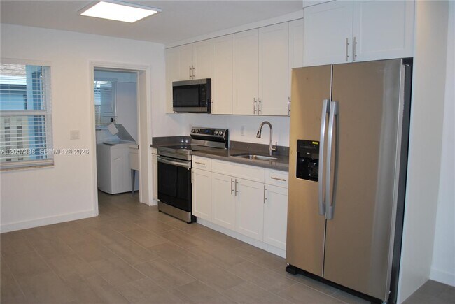 Foto del edificio - 3641 NE 1st Terrace