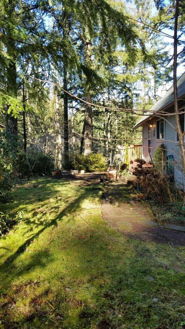 Building Photo - Very Cool 3 BD 2 Bath Bremerton Home for Rent