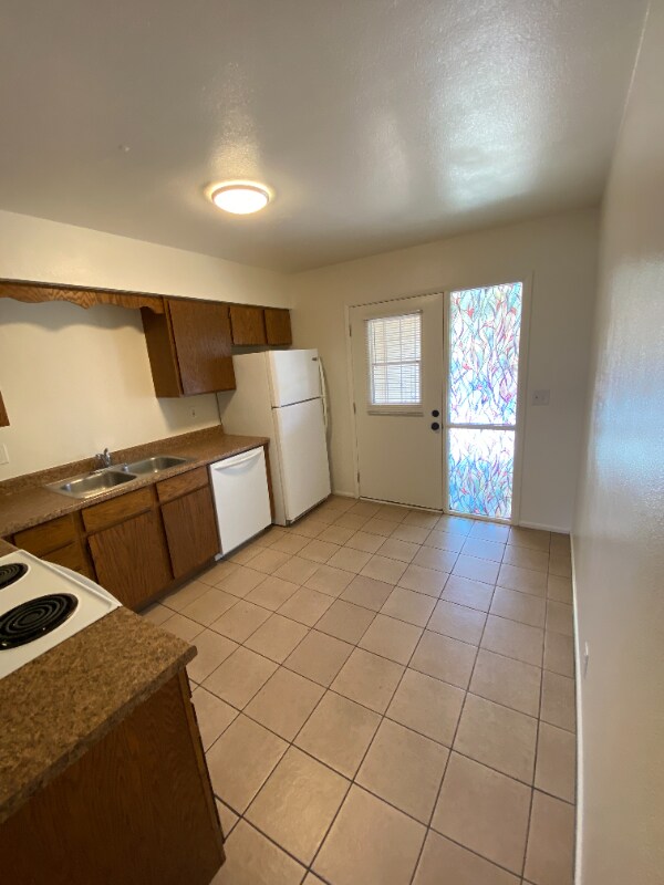 Building Photo - 415 N 64th Pl