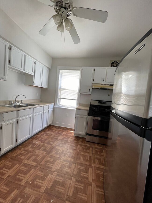 Foto del edificio - 5310 W Waveland