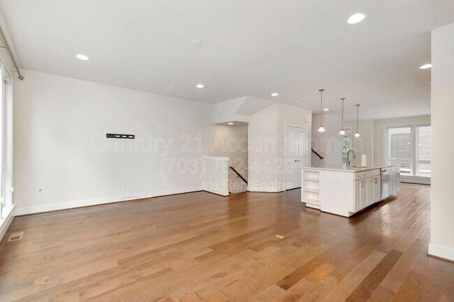 Foto del edificio - 402 Stabler Ln