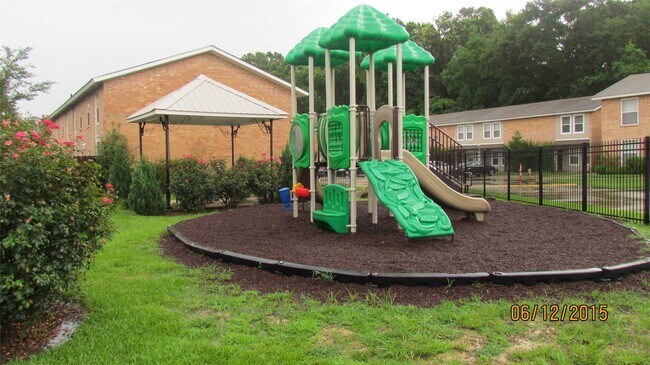 Foto del edificio - 16161 Tiger Bend Rd