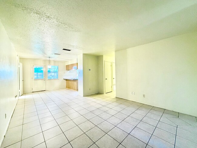 Building Photo - 504 Campbell Ln