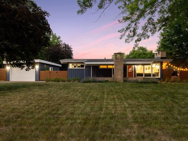 Foto del edificio - 6017 Halifax Ave S