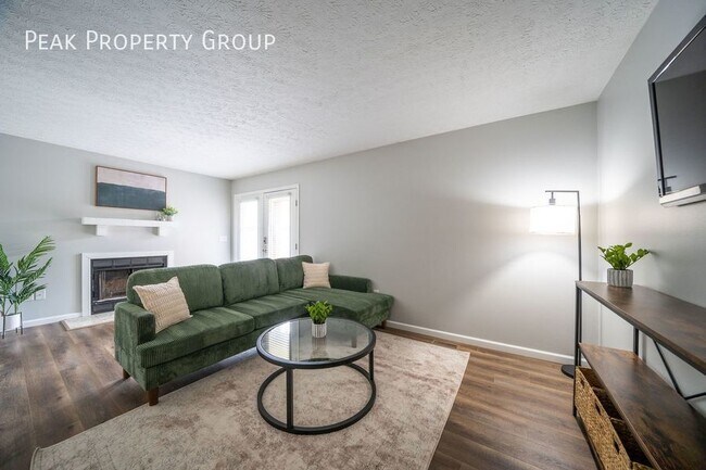 Foto del edificio - Available in September! Newly Renovated To...