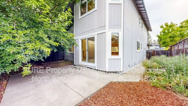 Foto del edificio - 2070 Pinercrest Dr