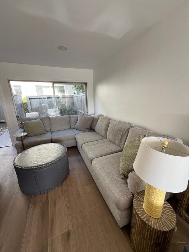 Foto del edificio - 708 W Sierra Madre Blvd