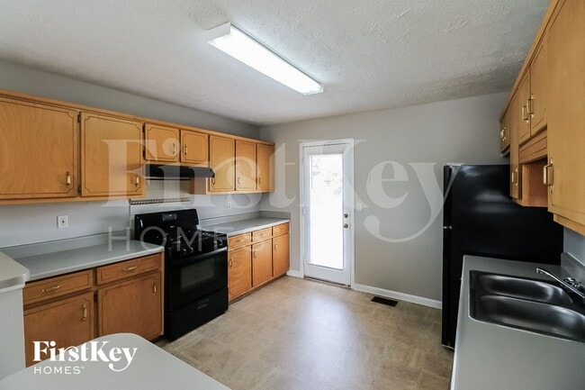 Building Photo - 8153 Mountain Pass