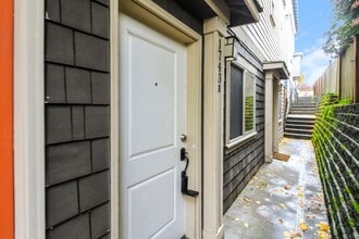 Building Photo - 1743 13th Ave S