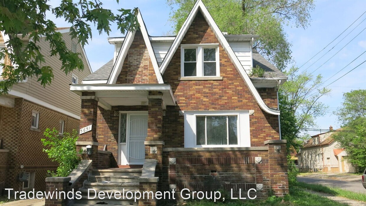 Primary Photo - 6 br, 2 bath House - 5651 Lonyo St.