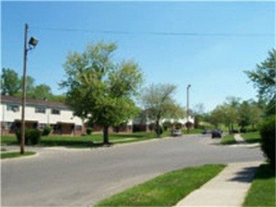 Building Photo - 2021 Palisades Dr