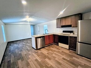 Building Photo - 715 Windwood Dr