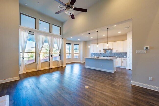 Building Photo - 4003 Logan Ridge Dr