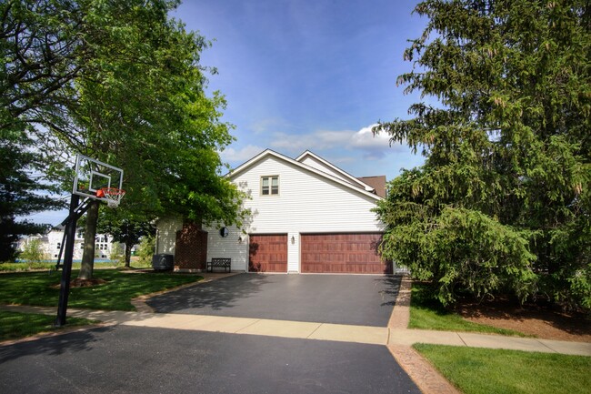 Building Photo - 2643 Partlow Dr