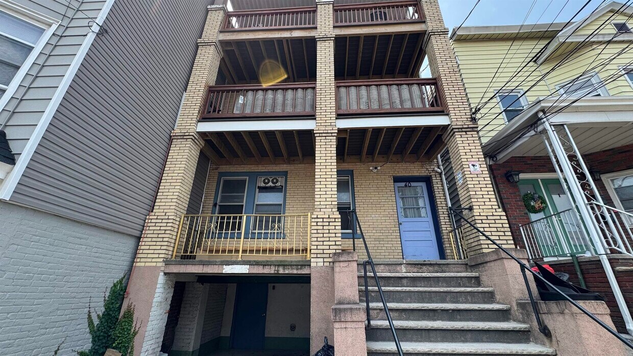 Primary Photo - 40 W 17th St