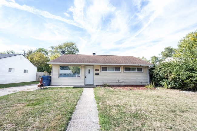 Building Photo - 4840 Leone Dr