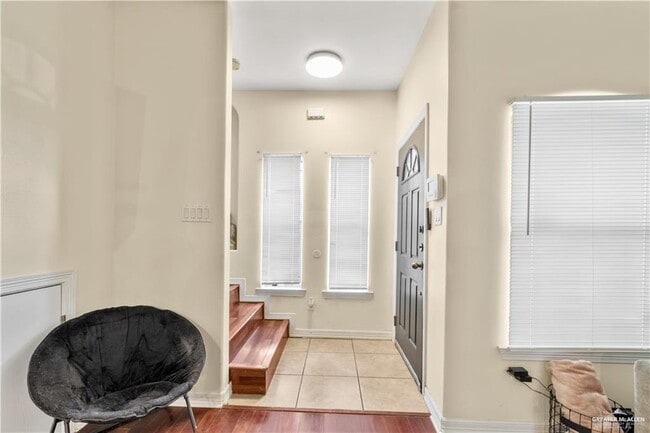 Foto del edificio - 20 West Dr