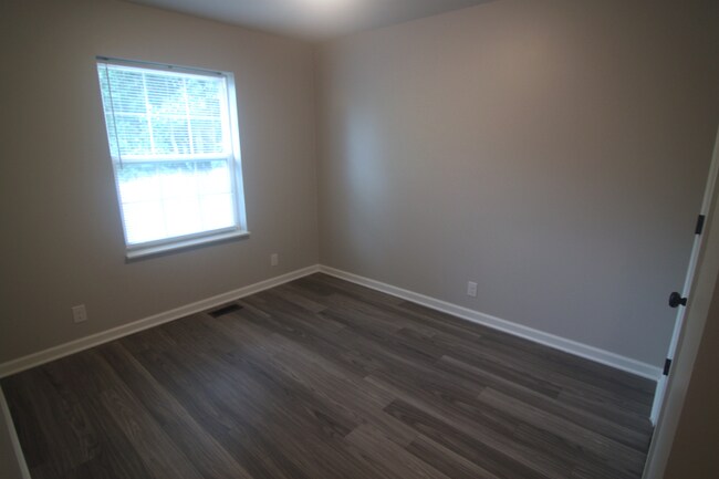 Foto del edificio - 256 Chestnut Ln