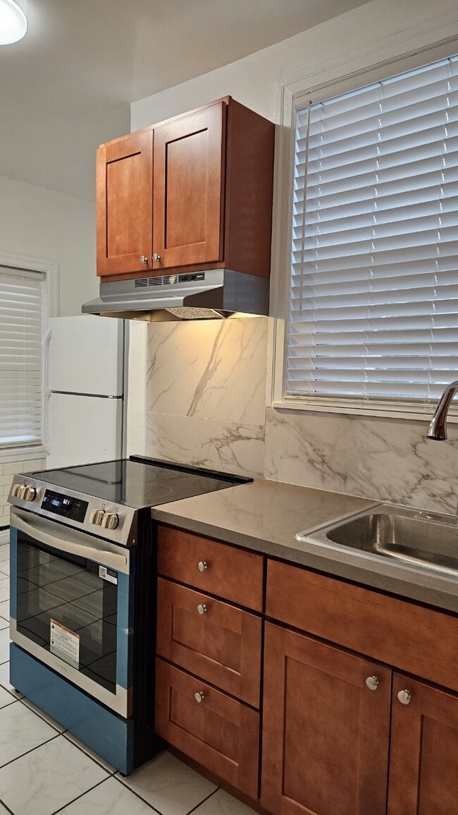 Kitchen 2 - 349 E Empire St