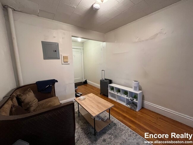 Building Photo - 126 Warren St