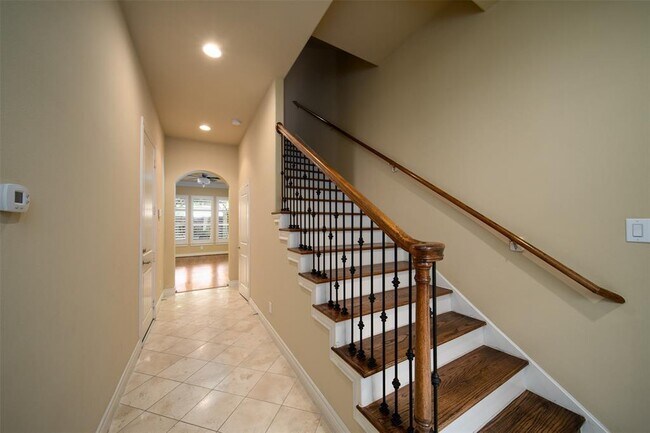 Building Photo - 1109 Sherwood Trail