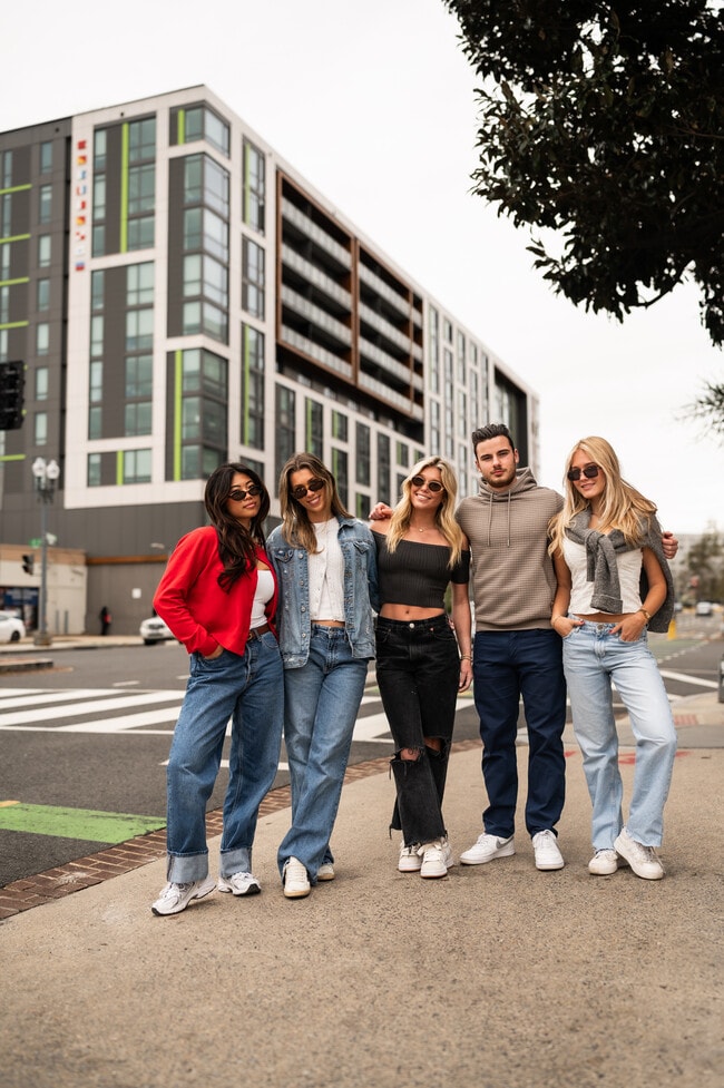 Can You See Yourself at The George? - The George Apartments