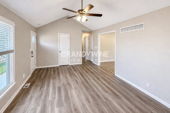 Building Photo - 106 S Prairie Rose St