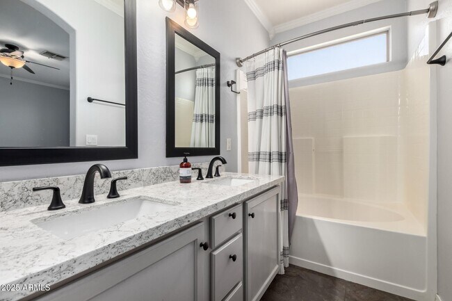Foto del edificio - 4292 E Shannon St