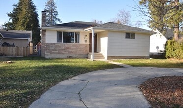 Building Photo - 212 N 4th St