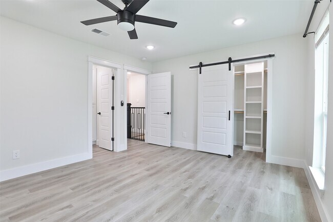 Foto del edificio - 9511 Fondren Rd