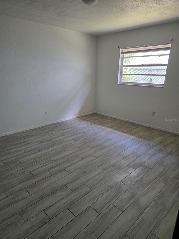 Foto del edificio - 830 N Clake Ave