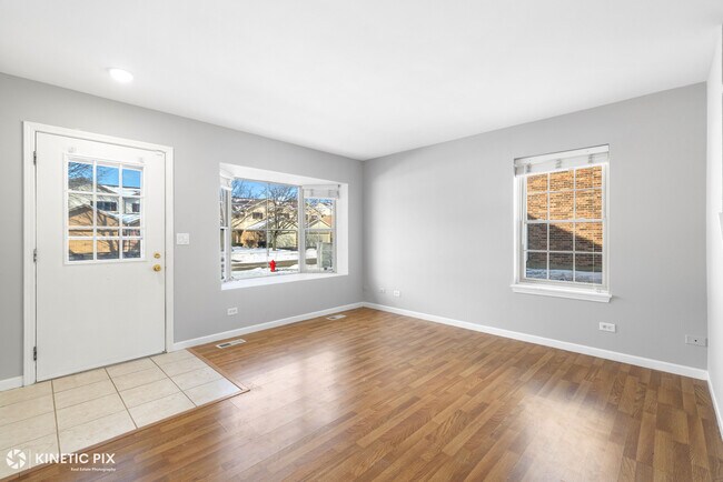 Foto del edificio - 313 Cromwell Ct