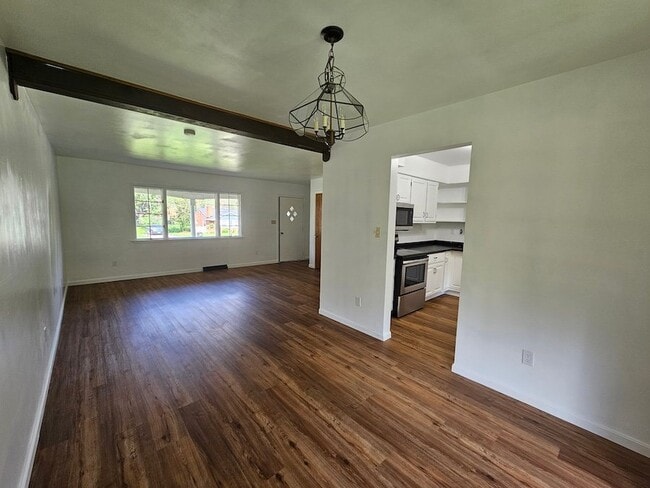 Foto del edificio - 677 Peach Tree Ln