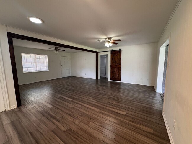 Foto del edificio - REMODELED SPACIOUS SOUTH BOSSIER HOME.
