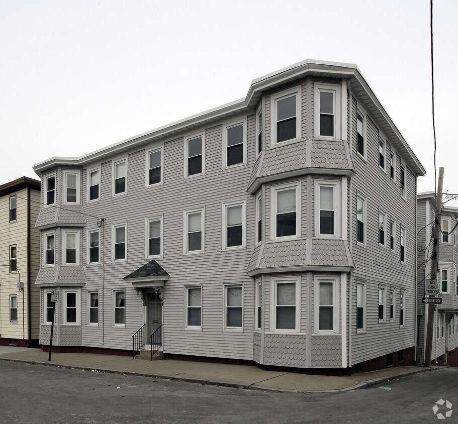 Primary Photo - 3 Spruce St