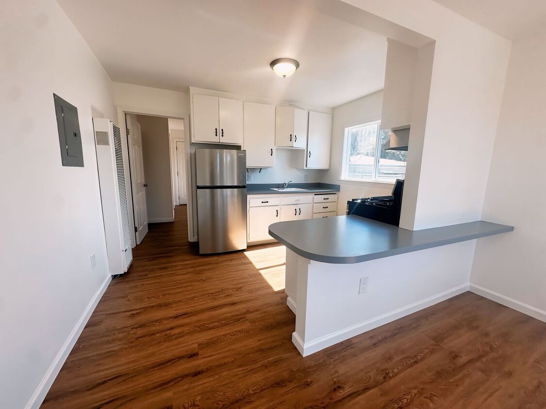 EBN T 2004 - EBN T 2004