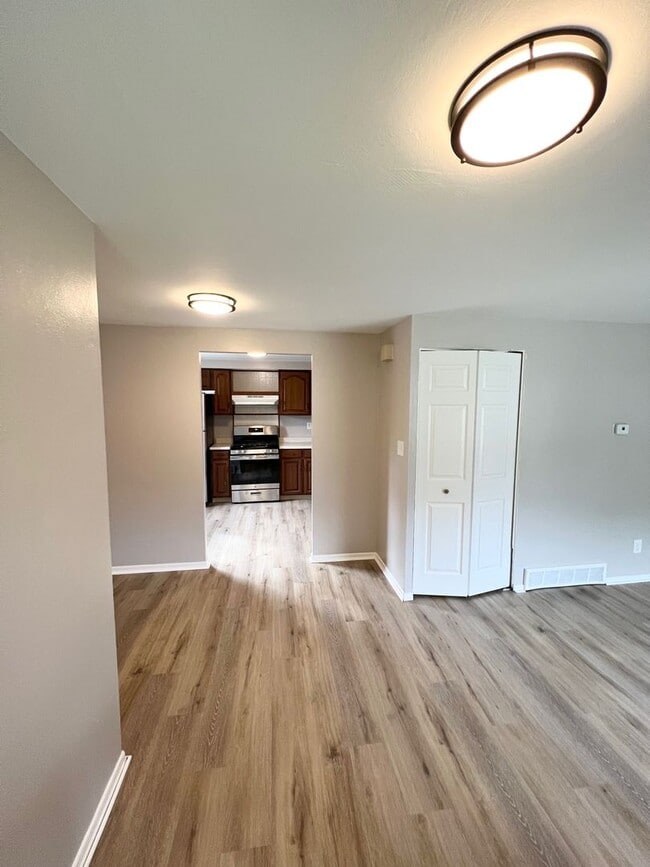 Building Photo - Newly Remodeled 3 Bedroom, 1 Bathroom in P...