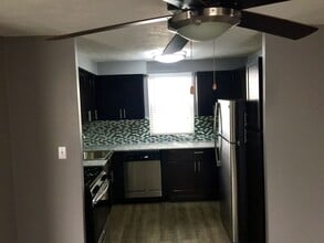 Building Photo - 116 Kearsarge St