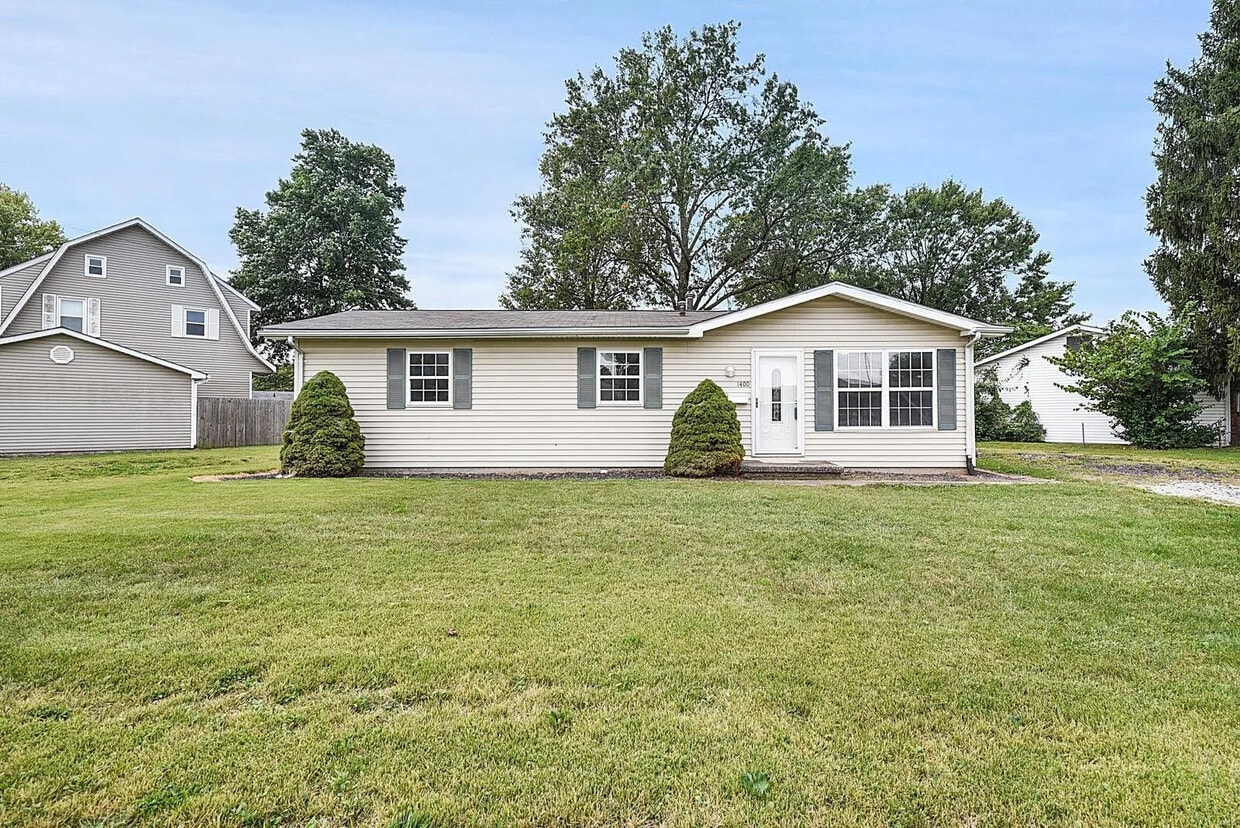 Photo - 1400 Brushey Grove Ave (Wood River, IL)