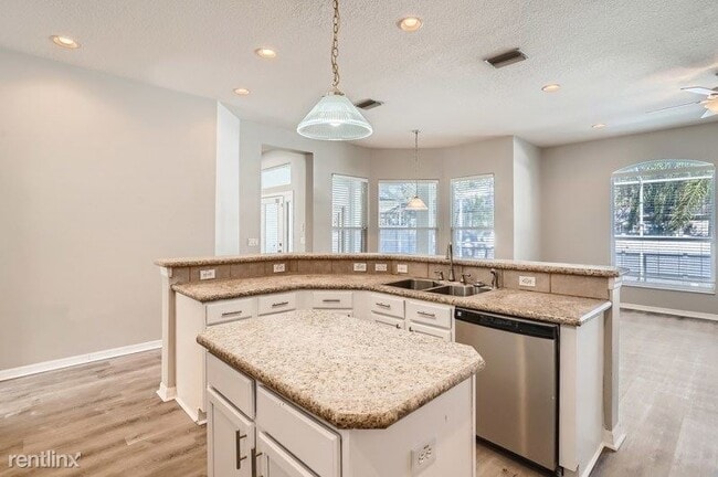 Building Photo - 4 br, 3 bath House - 514 Crowned Eagle Cou...