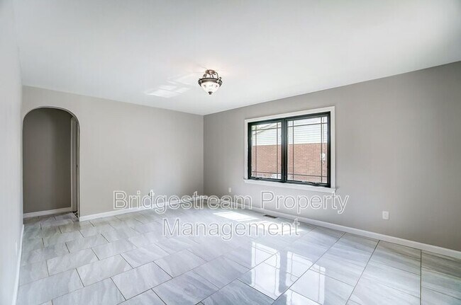 Foto del edificio - 4354 Meadowcroft Rd