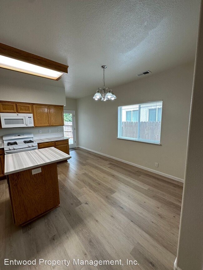 Foto del edificio - 3 br, 2.5 bath House - 1616 Manzanita