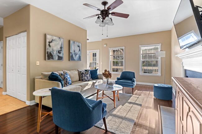 Foto del edificio - 46 Hingham Ln