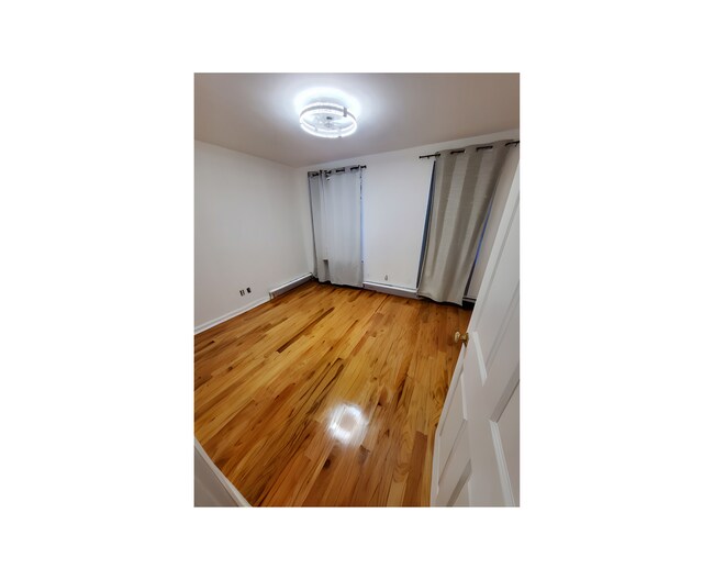 Foto del edificio - 130 W 132nd St
