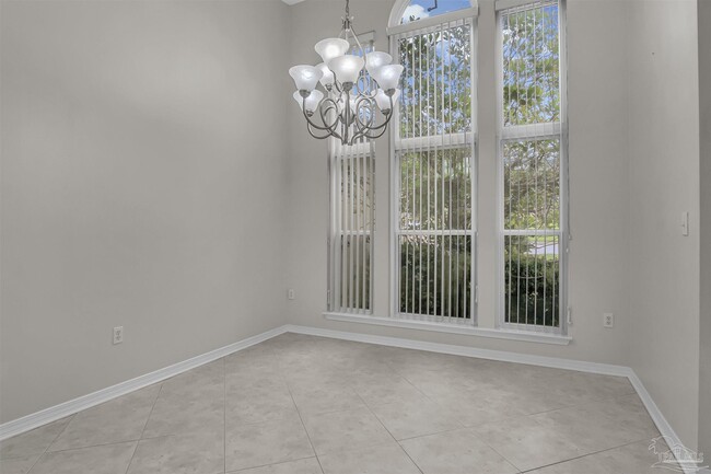 Building Photo - 1490 Chalet Pl