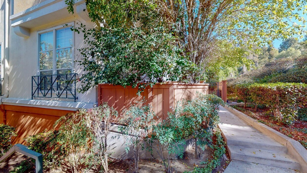 8130 E Naples Ln, Anaheim, CA 92808 Townhome Rentals in Anaheim CA